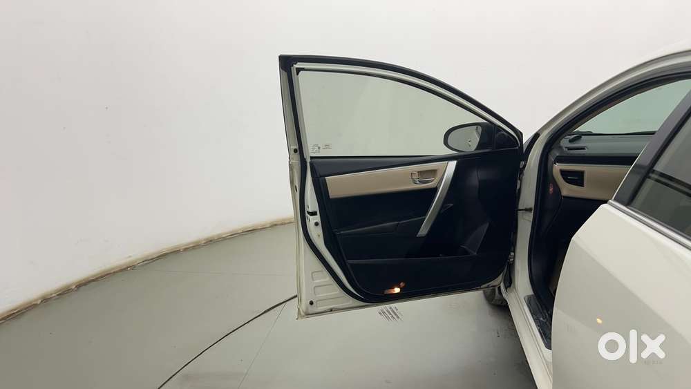Toyota Corolla Altis 1.8 G, 2016, Petrol