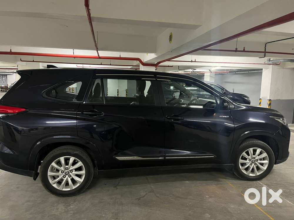 Toyota Innova Hycross 2.0 Vx (o) Hybrid 7 Str, 2025, Electric