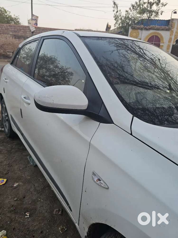 Well-maintained 2019 Hyundai I20 Asta - White