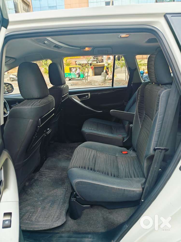 Toyota Innova Crysta 2.4 Vx Mt, 2016, Diesel