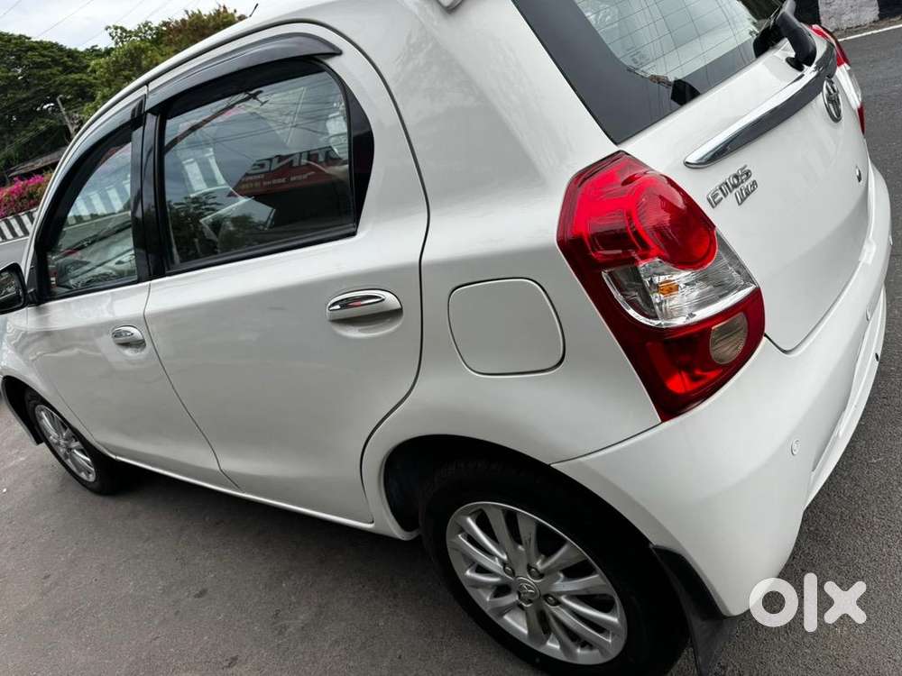Toyota Etios Liva 2013 Petrol Well Maintained