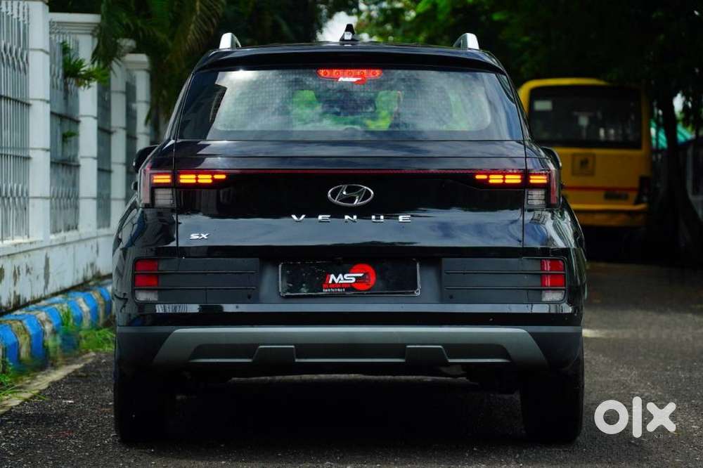 Hyundai Venue Sx Mt, 2025, Petrol