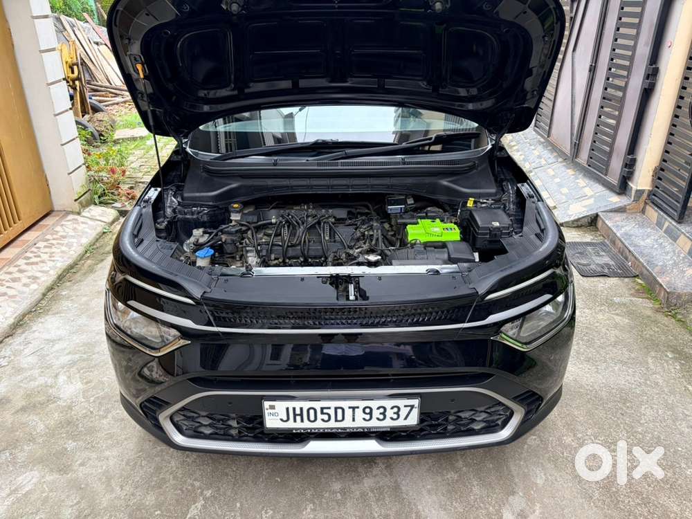 Kia Carens 2024 Cng & Hybrids Petrol Manual (25000 Km Driven)