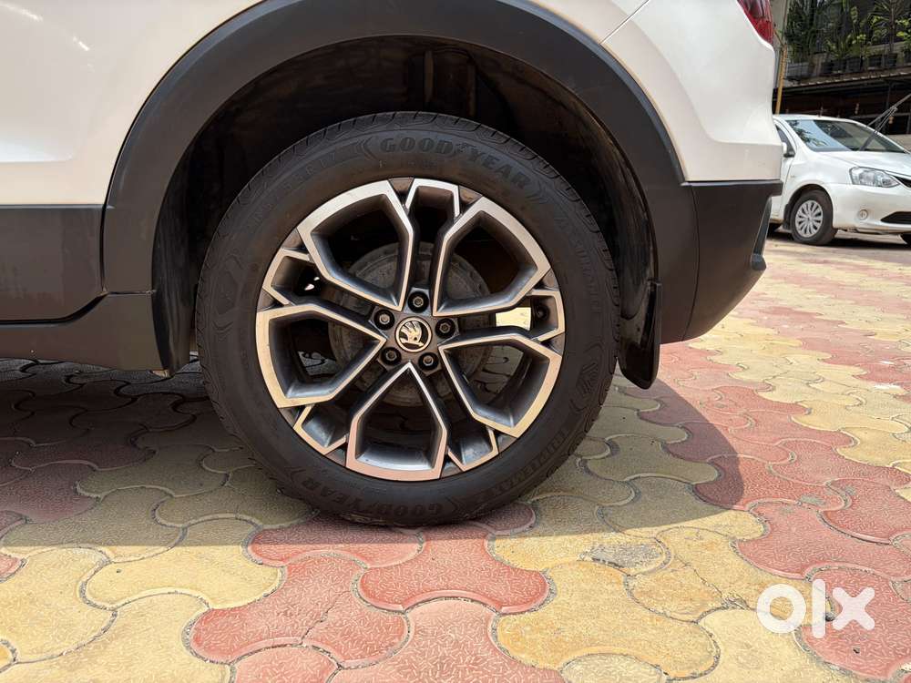 Skoda Kushaq 1.0 Tsi Style At, 2023, Petrol