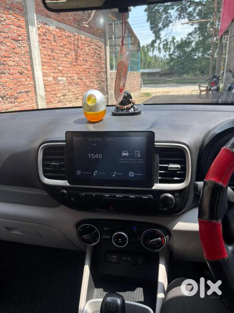 Hyundai Venue 2022 Petrol Showroom Condition