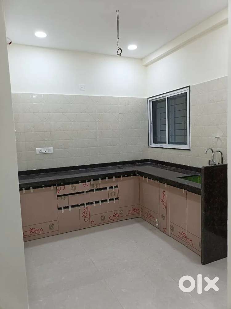 Tukdoji chowk 2 bhk flat only family sarvice newly contraction