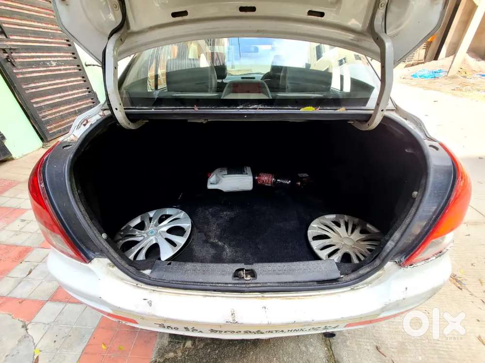 Maruti Suzuki Dzire 2015 Diesel 273303 Km Driven