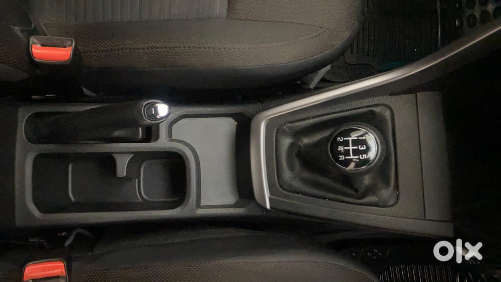 Maruti Suzuki Brezza 1.5 Zxi Smart Hybrid, 2024, Petrol