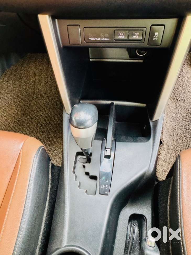 Toyota Innova Crysta 2.8z Automatic, 2016, Diesel
