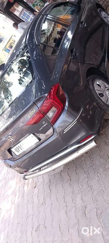 बहुत ही बढ़िया गाड़ी है कंडीशन एकदम अच्छी है