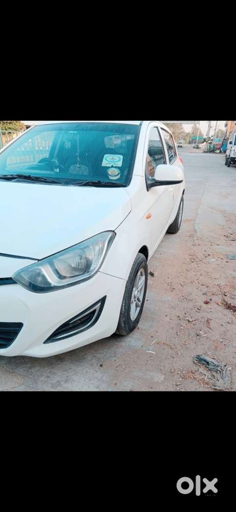 Hyundai I20 Sportz 1.4 Crdi 6 Speed Bs-iv, 2012, Diesel