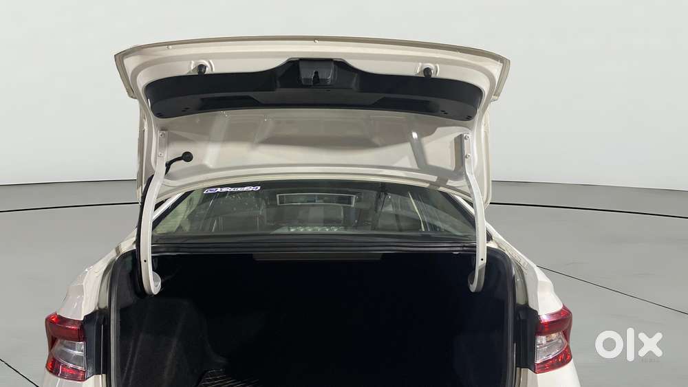 Skoda Slavia 1.0 Tsi Style At, 2023, Petrol