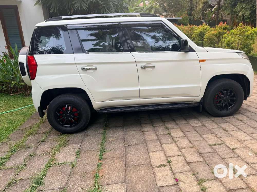 Mahindra Tuv 300 2016 Diesel 140000 Km Driven