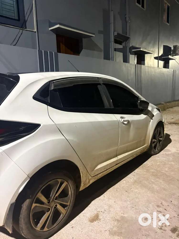 Tata Altroz 1.2 Xe 2020 Petrol Manual