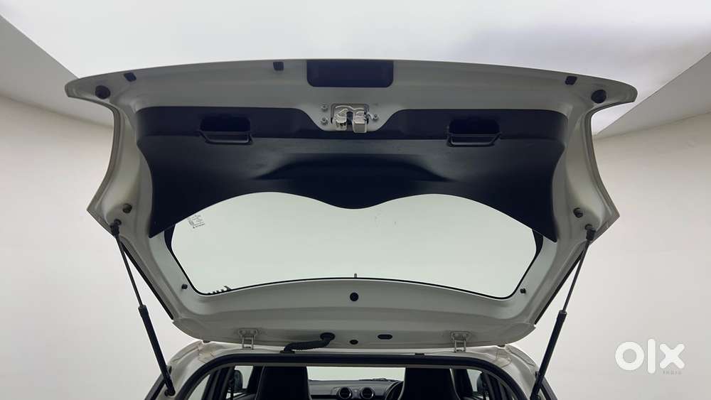 Maruti Suzuki Swift 1.3 Lxi, 2022, Petrol