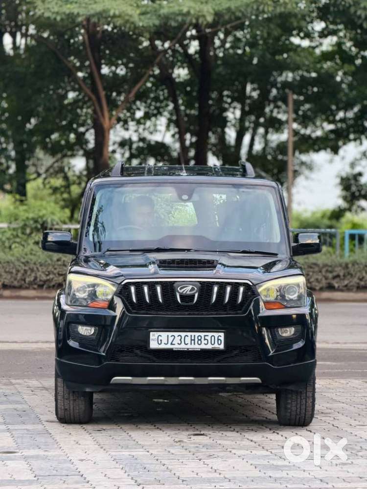 Mahindra Scorpio S10, 2015, Diesel