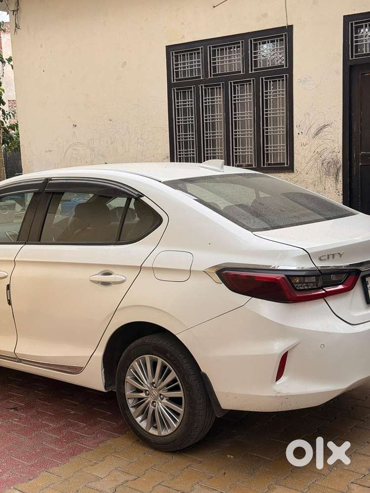Honda City Zx 2022 Km Driven