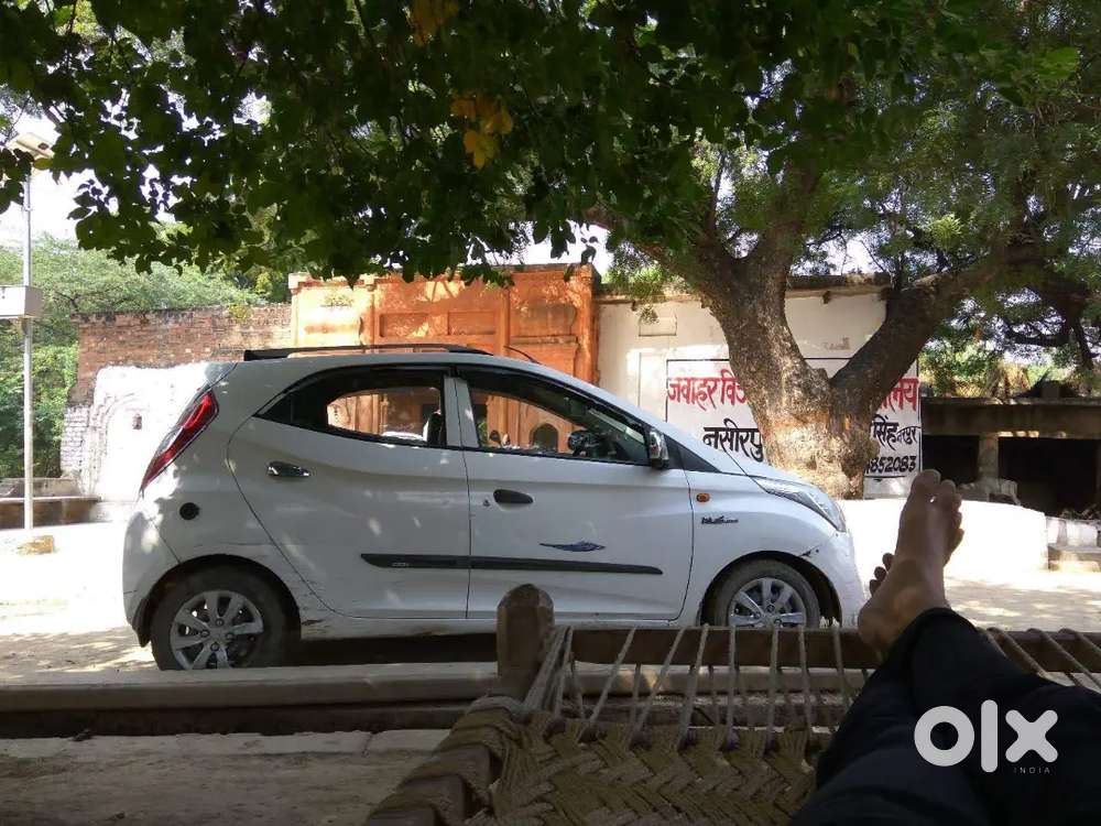 Hyundai Eon 2012 Lpg 80000 Km Driven