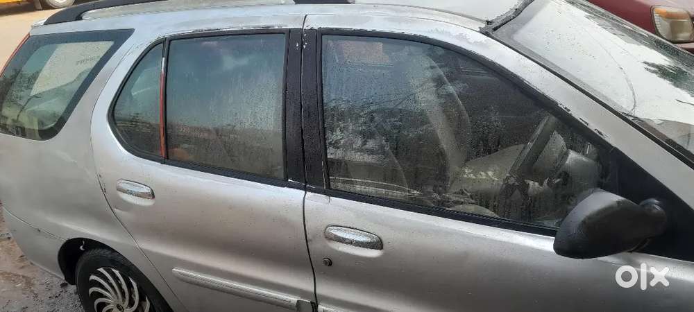 Arjunt Sell Old Luxurious Car Moving Out Sell Strong Tata