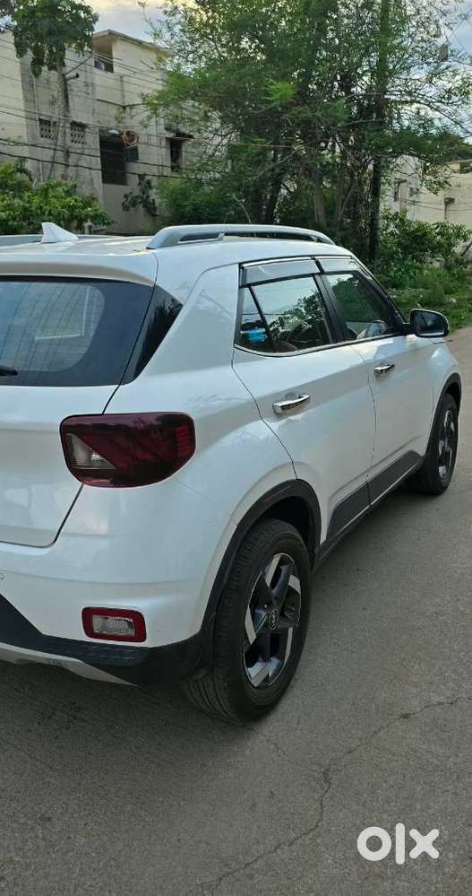 Hyundai Venue Sx (o) Mt 1.5 Diesel, 2022, Diesel
