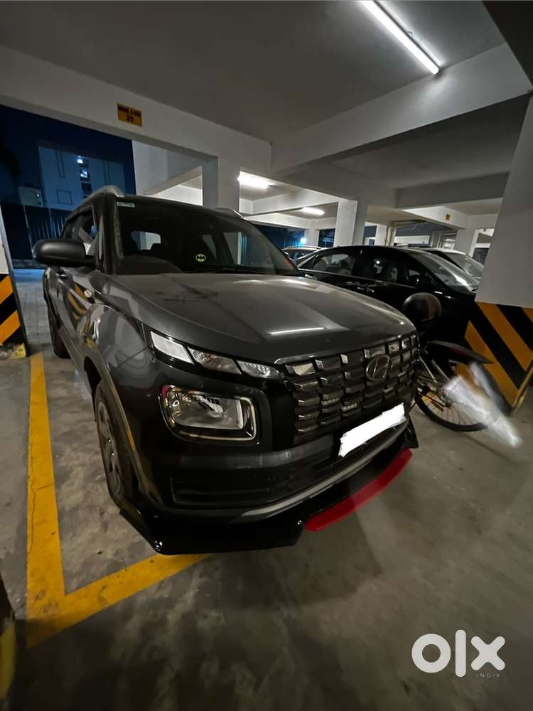 Hyundai Venue Petrol Manual 2025
