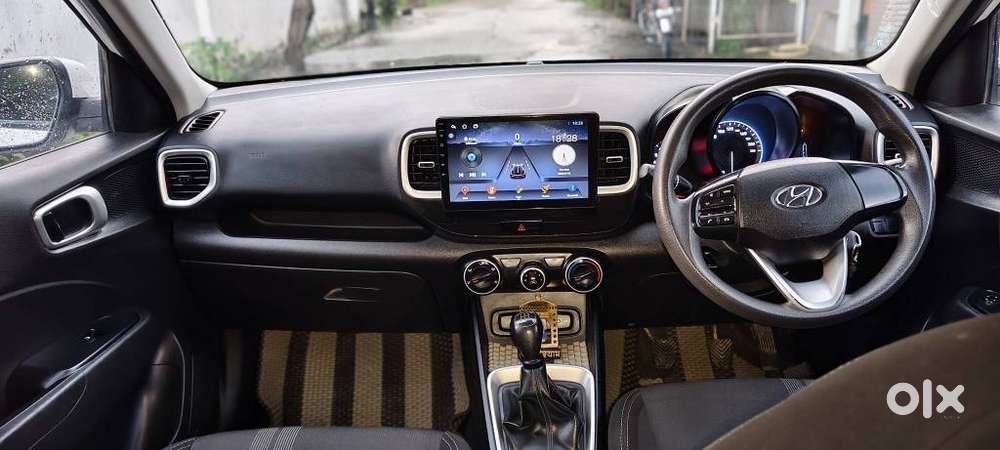 Hyundai Venue 1.2 S Plus, 2022, Petrol