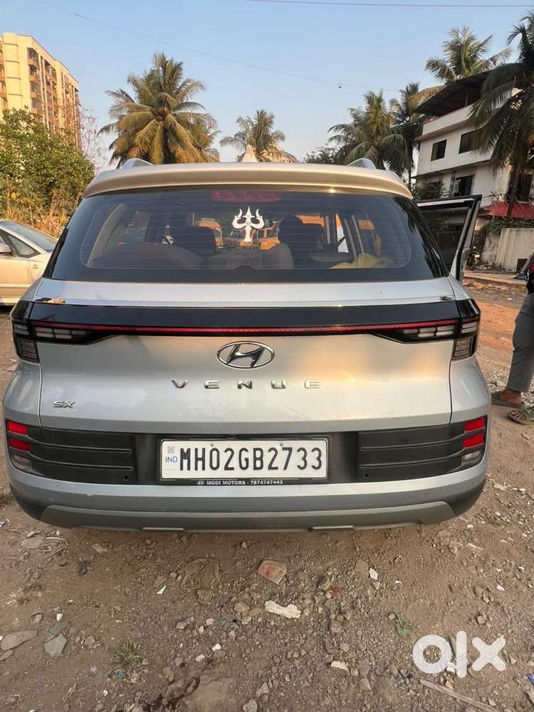 Hyundai Venue 2023 Petrol Well Maintained