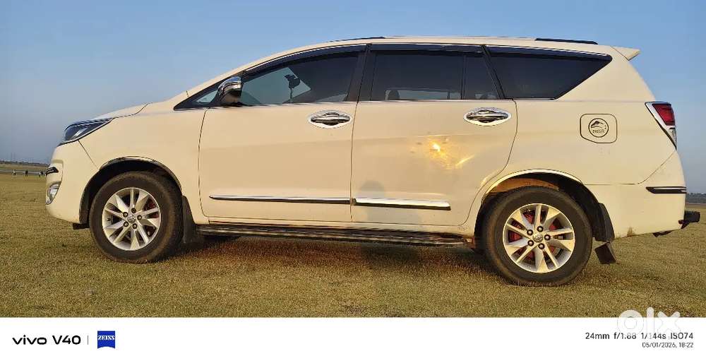 Innova Crysta 2.4 V