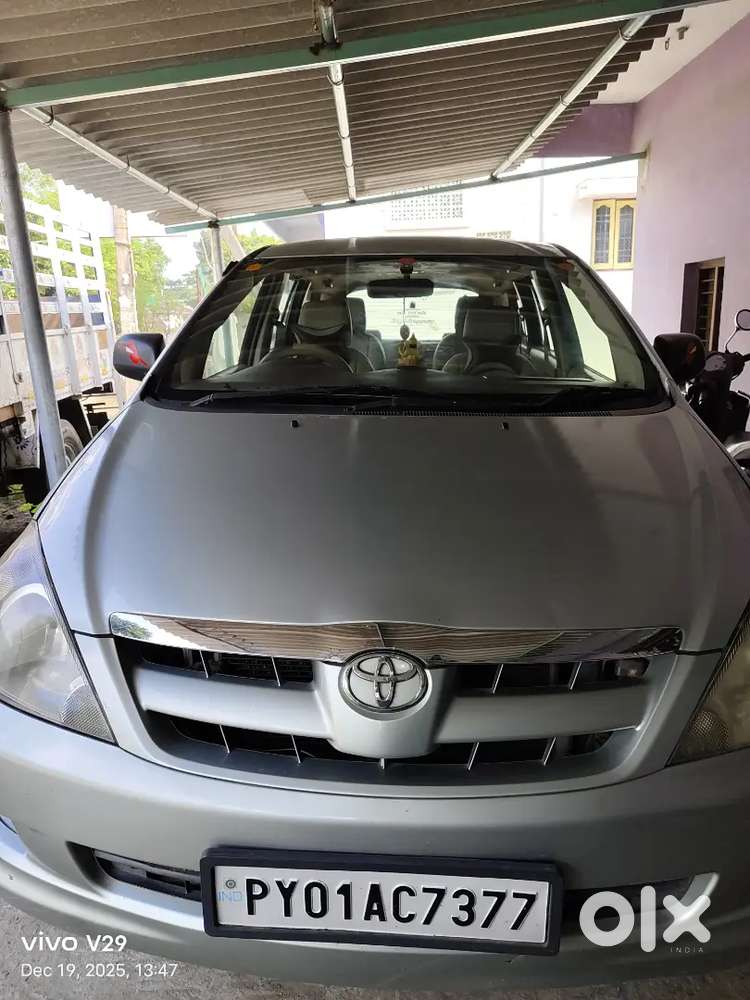 Toyota Innova Diesel 2005 Variant
