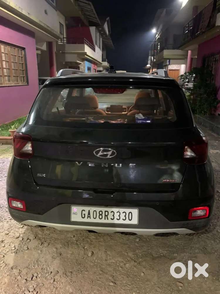 Hyundai Venue 2019 Petrol Well Maintained, Slightly Negotiable