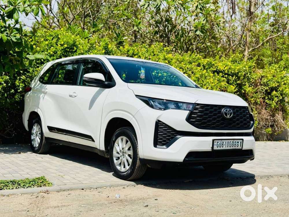 Toyota Innova Hycross 7s Option, 2024, Petrol