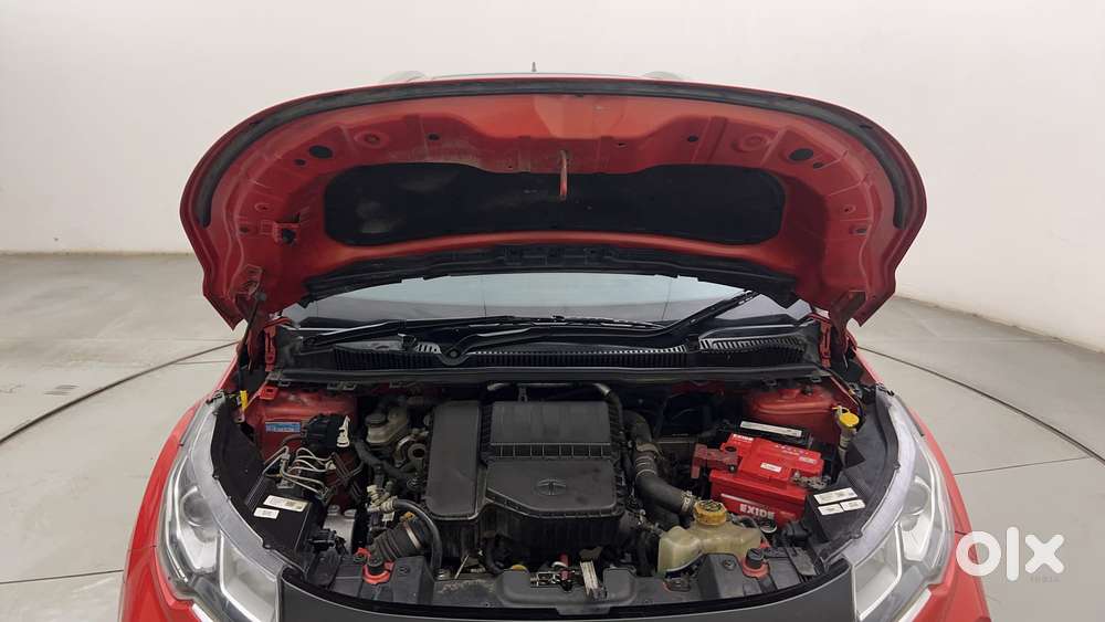 Tata Nexon 1.5 Revotorq Xza Plus Dual Tone Roof (o) Amt, 2021, Diese..