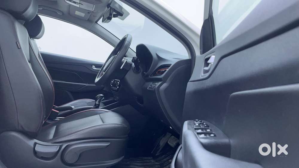 Hyundai Verna Sx (o) 1.5 Turbo Petrol Dct, 2022, Petrol