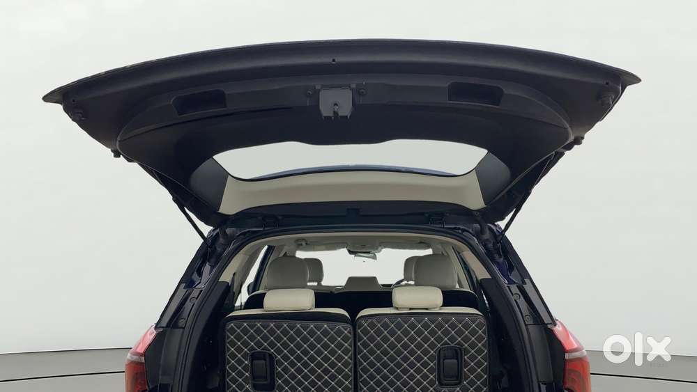 Mahindra Xuv700 2.0 Ax 7 Petrol At Luxury Pack Str, 2023, Petrol