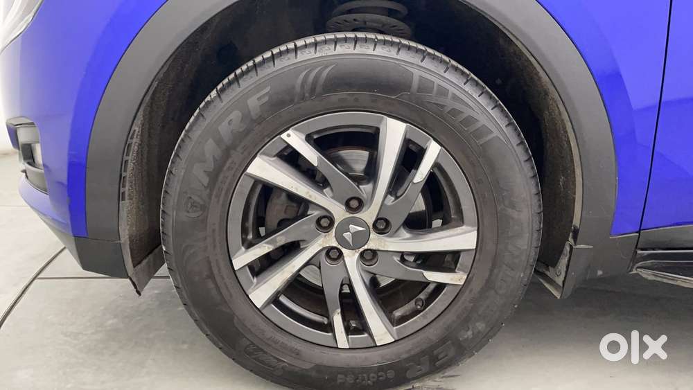 Mahindra Xuv700 2.0 Ax 5 Petrol At Str, 2022, Petrol