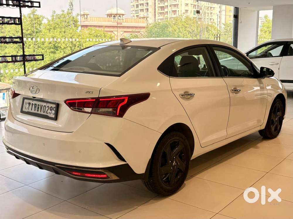 Hyundai Verna 1.5 Mpi Mt Sx (o), 2022, Petrol