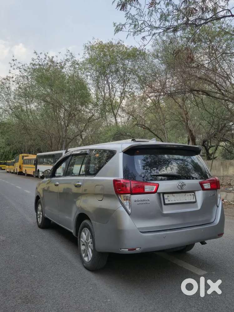 Innova Crysta Vx Disel ,manual ,full Track 8 Seater No Replace  All Ok