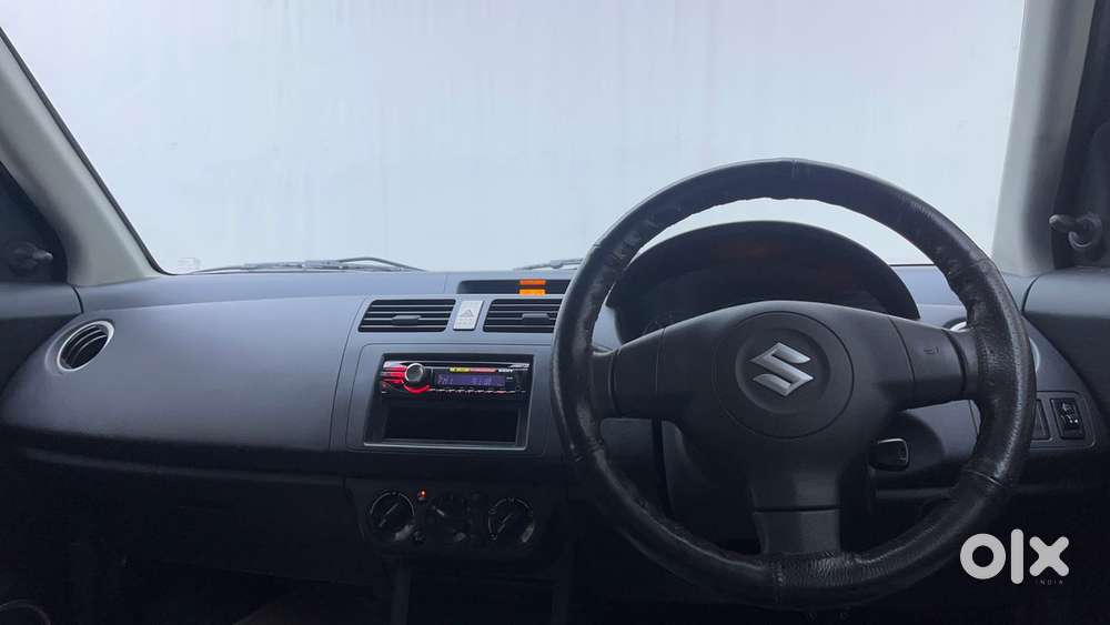 Maruti Suzuki Swift Vxi Bsiv, 2011, Petrol