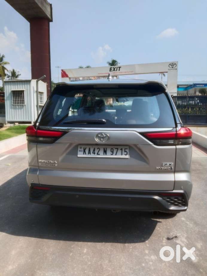Toyota Innova Hycross 2.0 Zx Hybrid 7 Str, 2023, Petrol