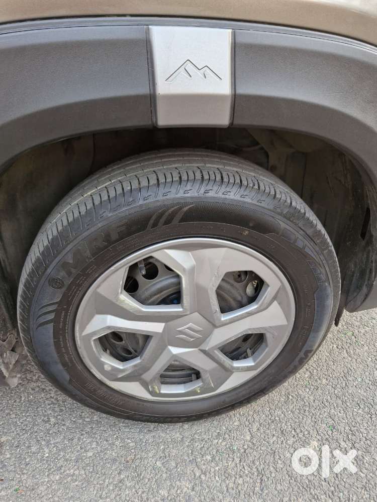 Maruti Suzuki Brezza 1.5 Lxi Smart Hybrid, 2024, Petrol