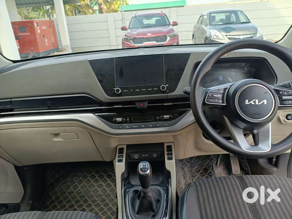 Kia Carens 1.5 Prestige Plus Diesel 7 Str Imt, 2023, Petrol
