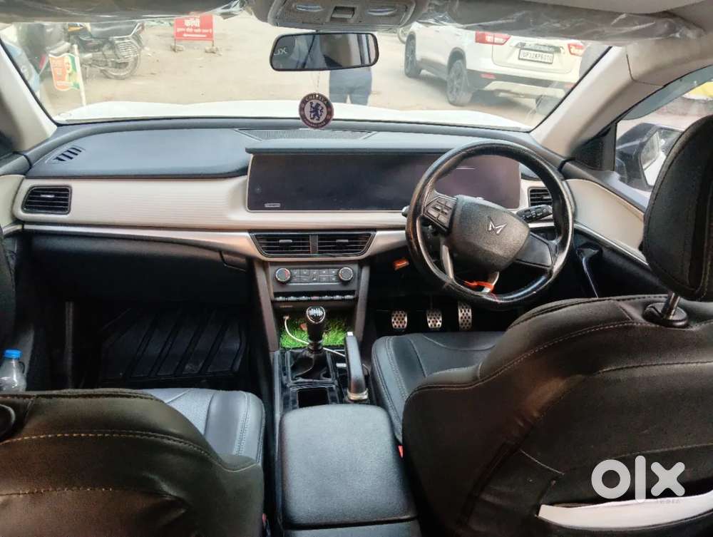 Mahindra Xuv700 2.2 Ax 7 Diesel At Str, 2023, Diesel