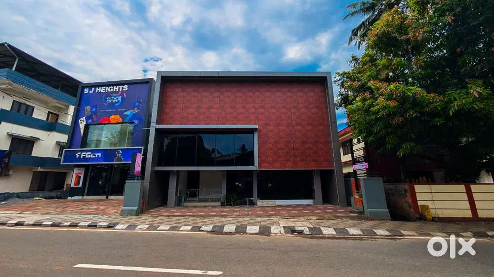 Running Ladies Beauty Salon for Sale - Prime Spot, Kozhikode Town