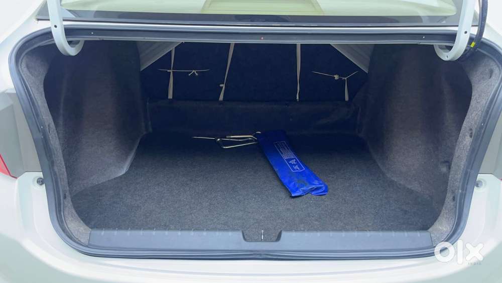 Honda City 1.5 V 4th Gen I-vtec Mt, 2023, Petrol