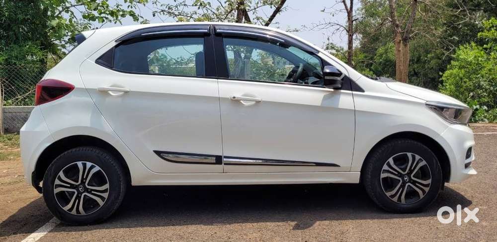 Tata Tiago Xt Icng, 2023, Petrol