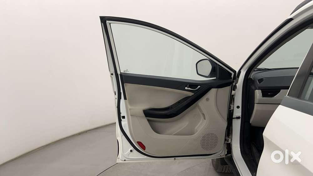 Tata Nexon Xz Plus (hs), 2022, Petrol