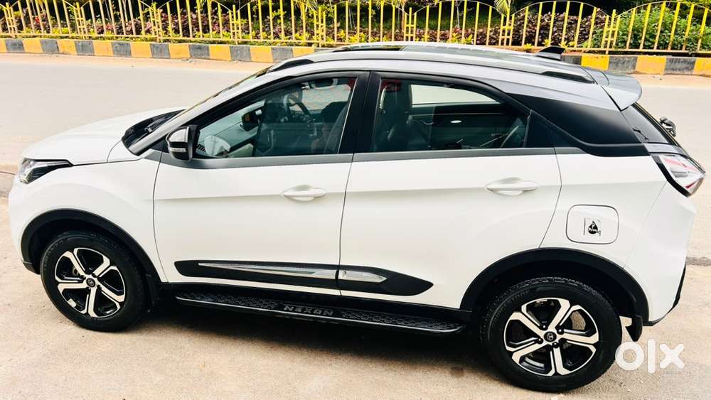 Tata Nexon Xz+s E20 | Excellent Mileage | 2.5 Yrs Old | Sunroof | 25k