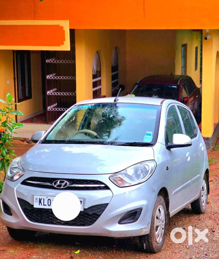 Hundai I10, Lady Driven Automatic Car, 2012may