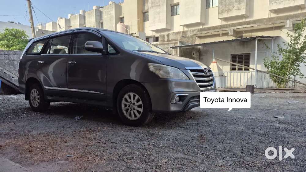 Toyota Innova 2.5 Vx 2013 8 Seater
