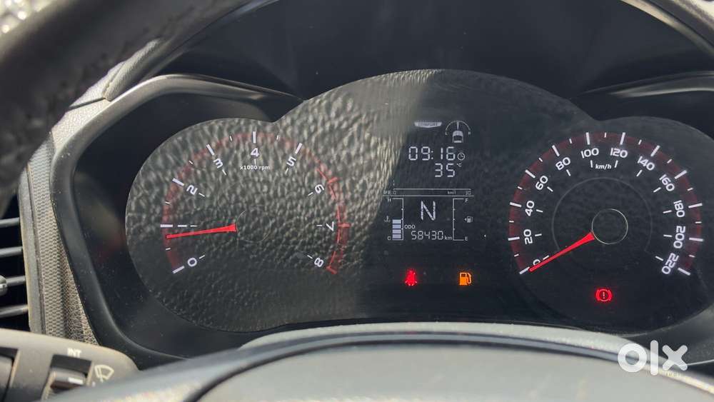 Mahindra Xuv300 W4, 2023, Petrol